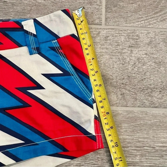 Loudmouth Women's Captain USA Mini Shorts Size 0 Golf Red Blue Bold Print Comics - Picture 6 of 9
